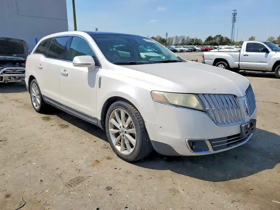 2LMHJ5ATXBBJ54769 2011 LINCOLN MKT-3