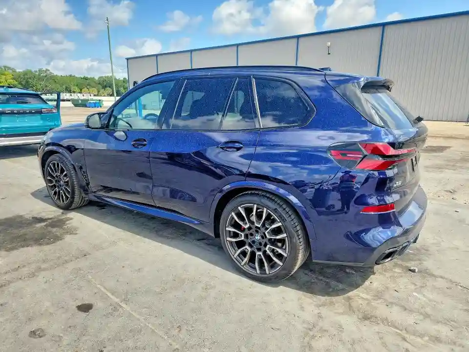 5UX33EU03R9T09335 2024 BMW X5-1