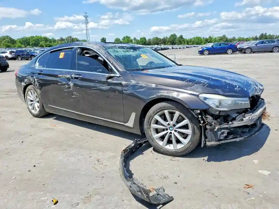 WBA7E4C51HGU99082 2017 BMW 7 SERIES-3