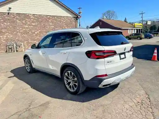 5UXTA6C02N9M26931 2022 BMW X5-1