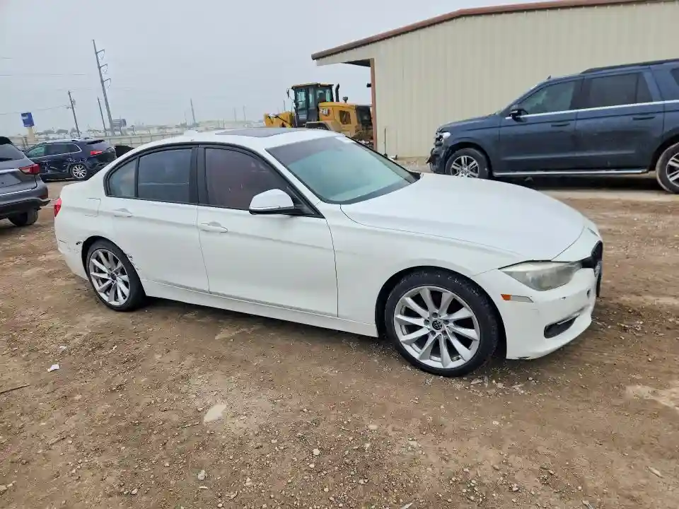 WBA3A5C51DF353958 2013 BMW 3 SERIES-3