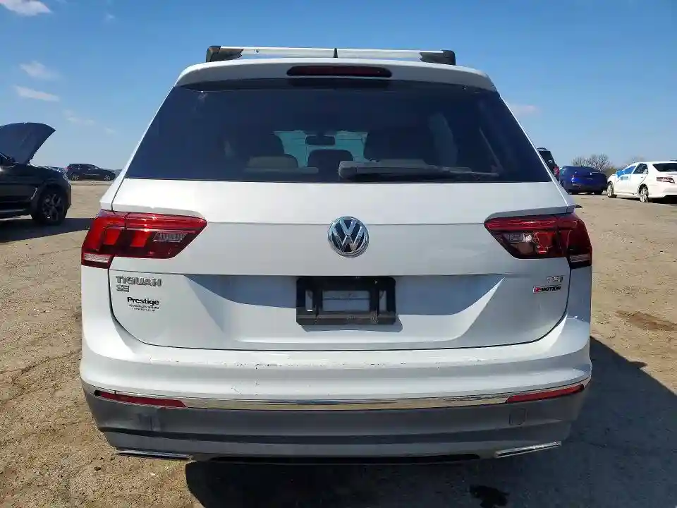 3VV2B7AX4JM153424 2018 VOLKSWAGEN TIGUAN-5