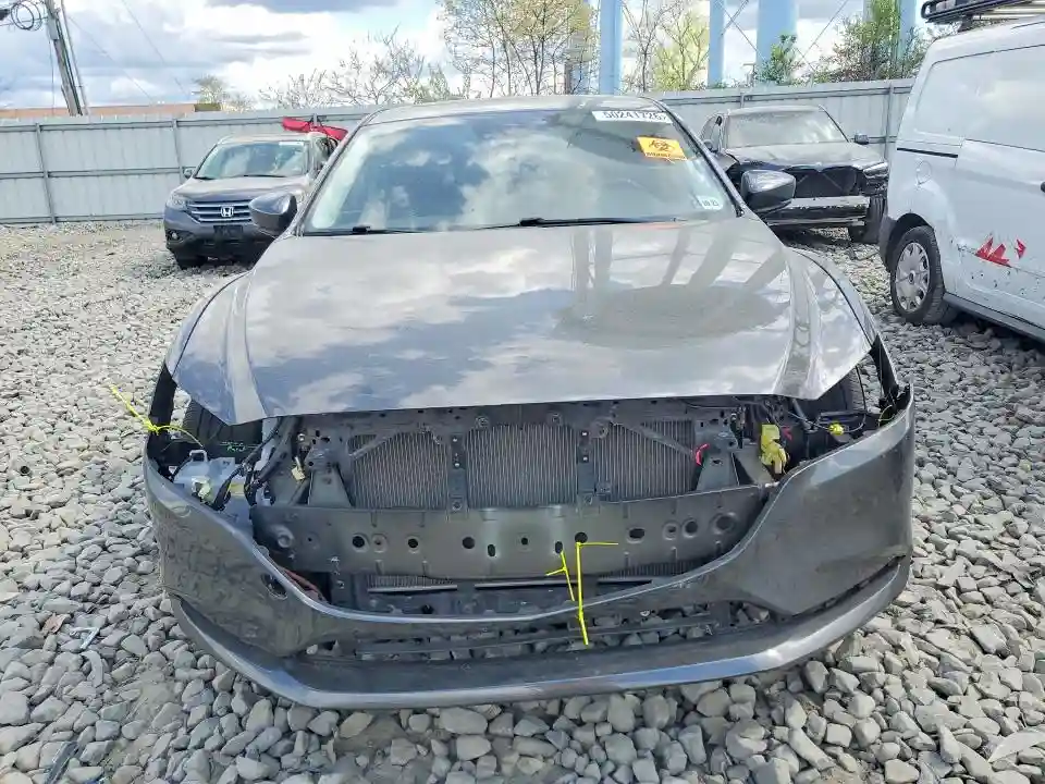 JM1GL1VM3J1323462 2018 MAZDA 6-4