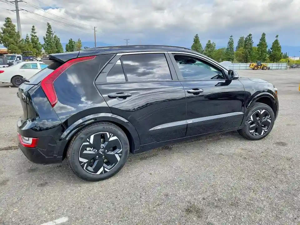 KNDCT3L1XS5143649 2025 KIA NIRO-2