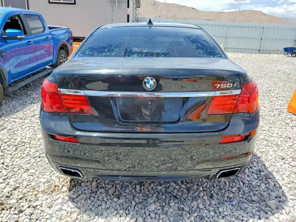 WBAYA8C51DC996626 2013 BMW 7 SERIES-5