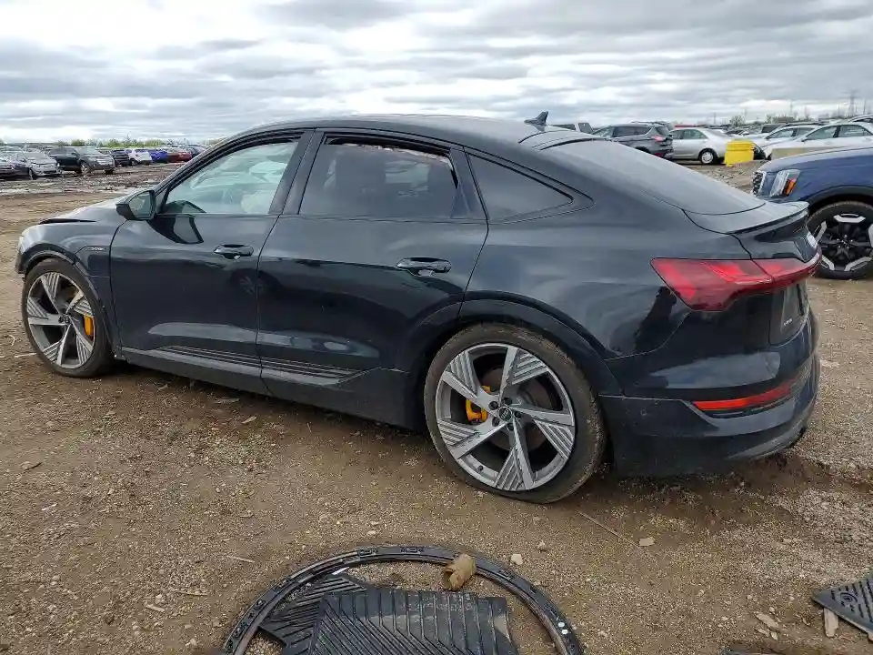 WA13AAGE6NB009566 2022 AUDI E-TRON-1