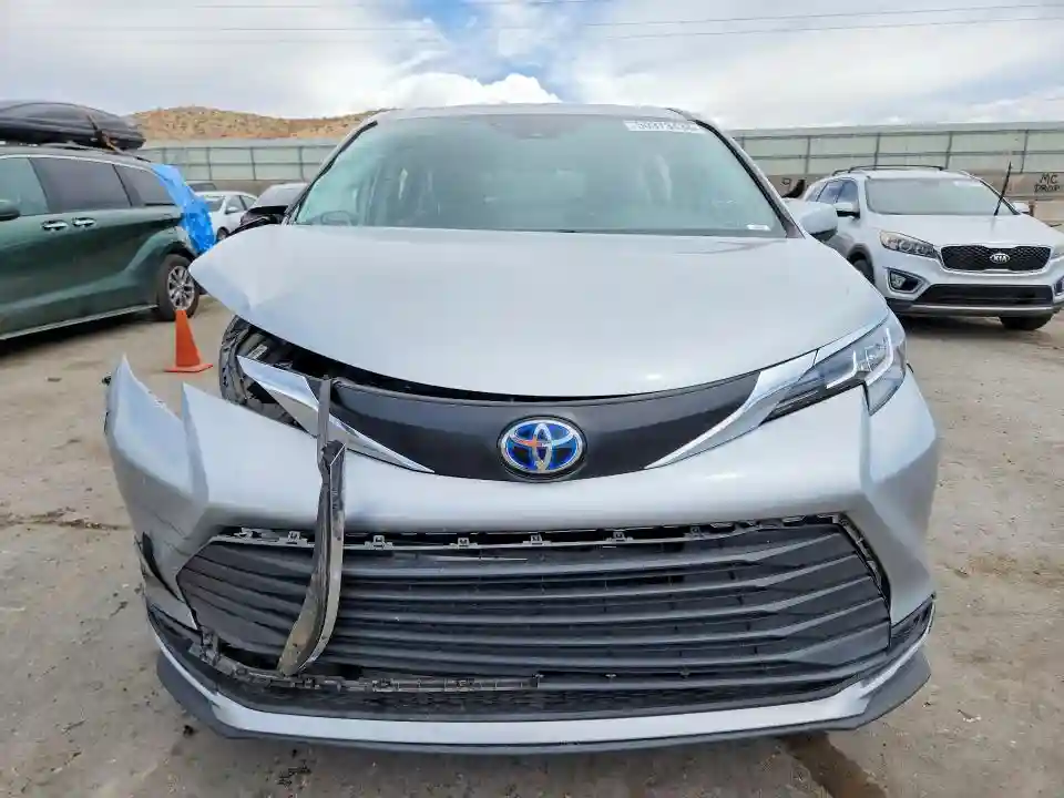 5TDKSKFC1MS003735 2021 TOYOTA SIENNA-4