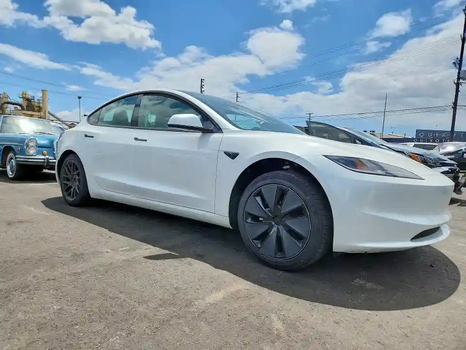 5YJ3E1EA3SF009401 2025 TESLA MODEL 3-3
