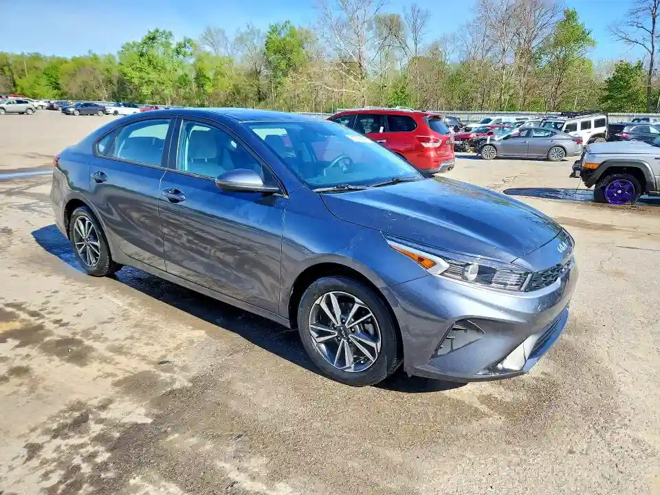 3KPF24AD7PE580748 2023 KIA FORTE-3