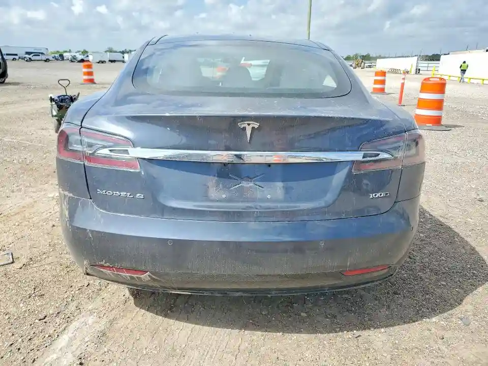 5YJSA1E24KF305589 2019 TESLA MODEL S-5