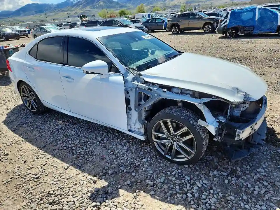 JTHCM1D26H5020690 2017 LEXUS IS-3