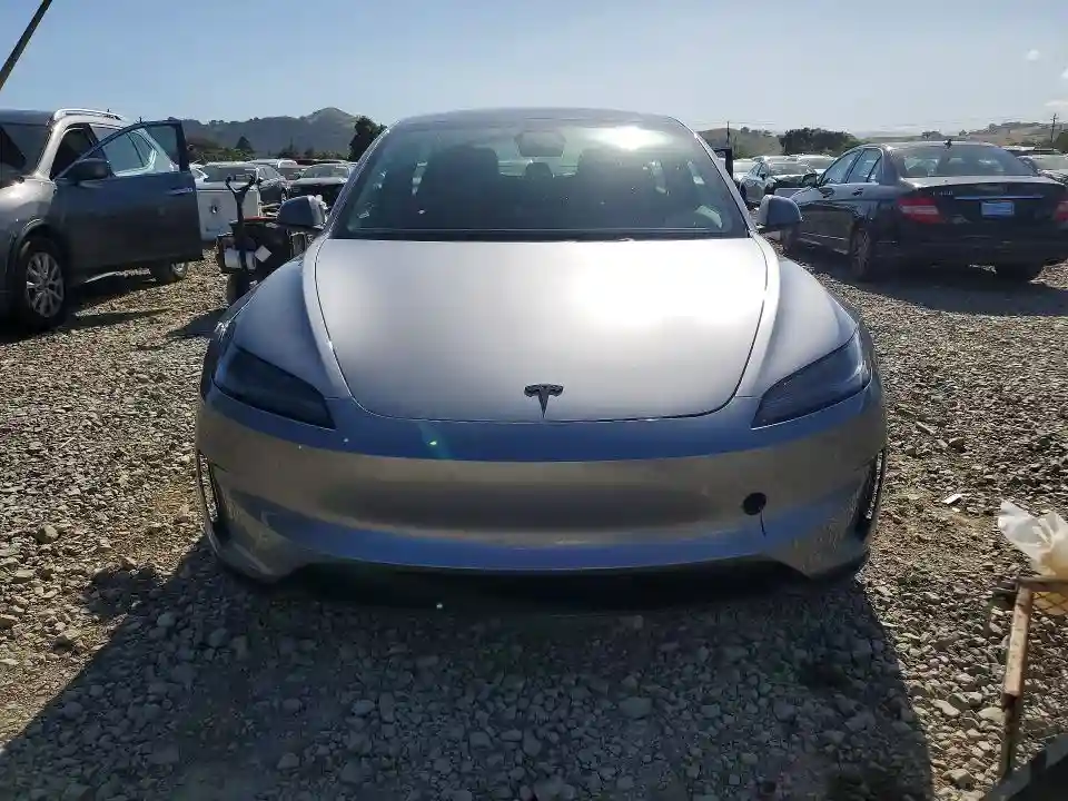 5YJ3E1ET5SF081413 2025 TESLA MODEL 3-4