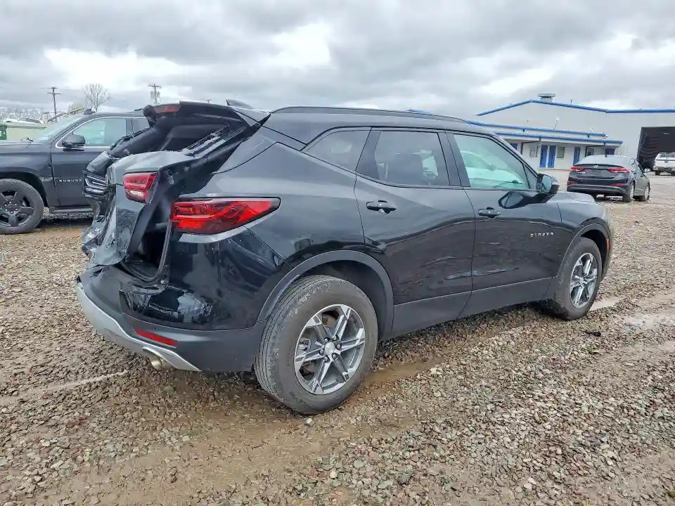 3GNKBJRS8RS179768 2024 CHEVROLET BLAZER-2
