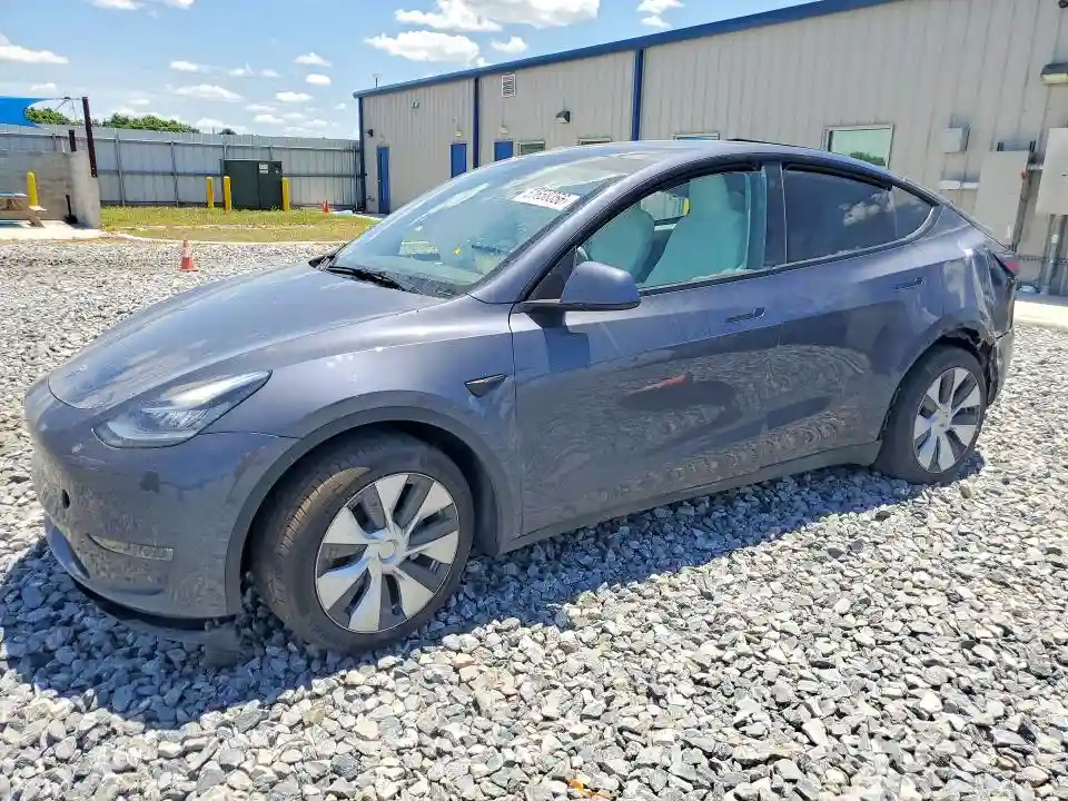 7SAYGDEEXPF619620 2023 TESLA MODEL Y-0