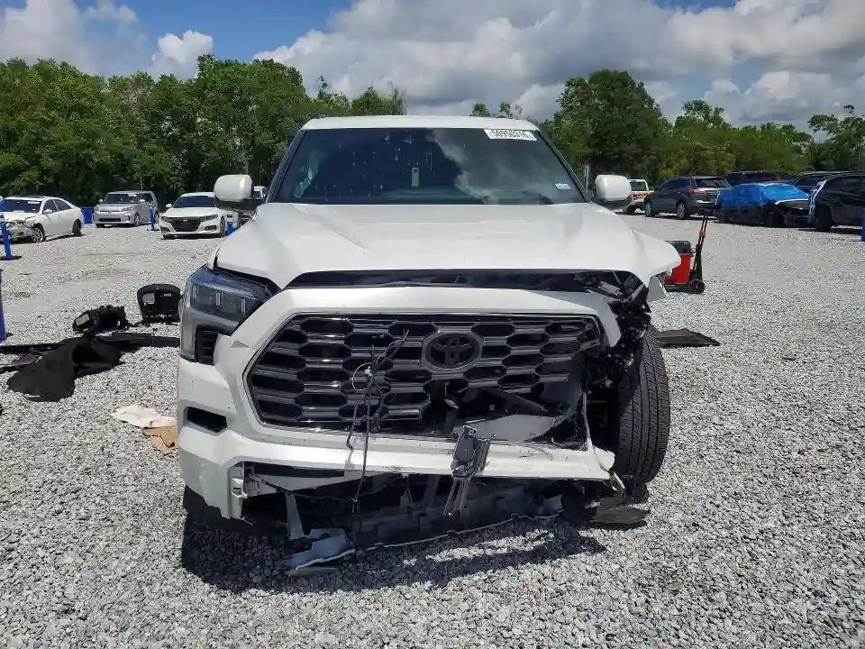 7SVAAABA3SX069178 2025 TOYOTA SEQUOIA-4