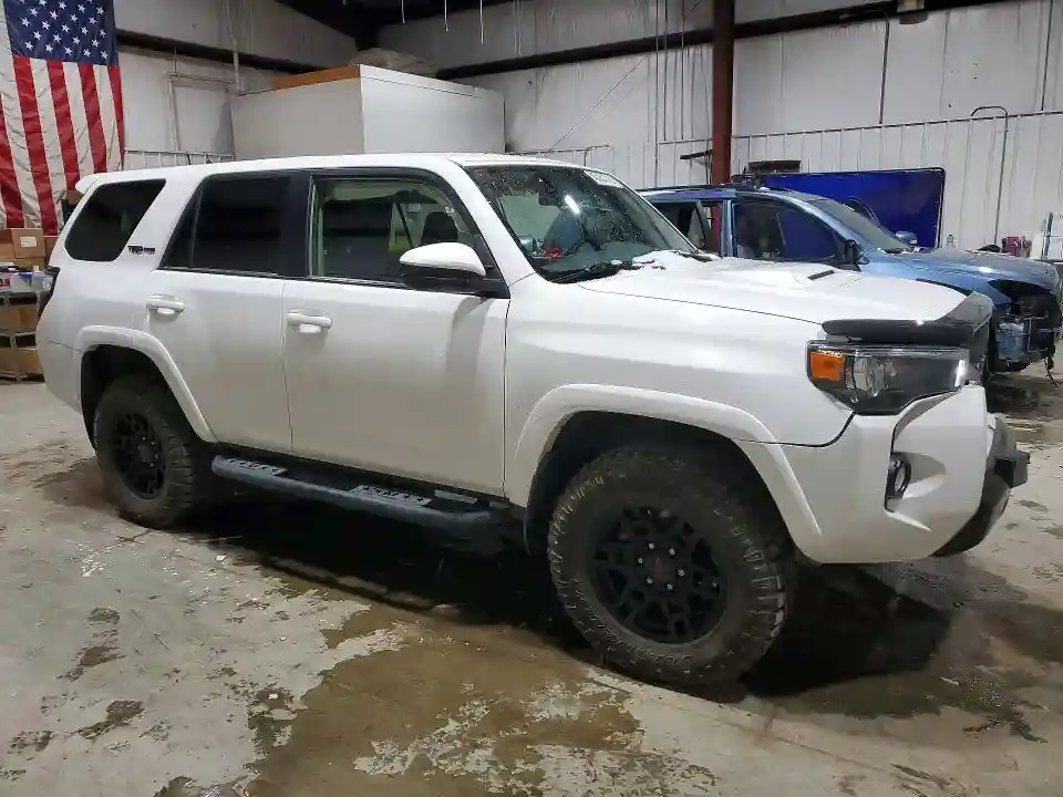 JTEBU5JRXJ5544349 2018 TOYOTA 4RUNNER-3