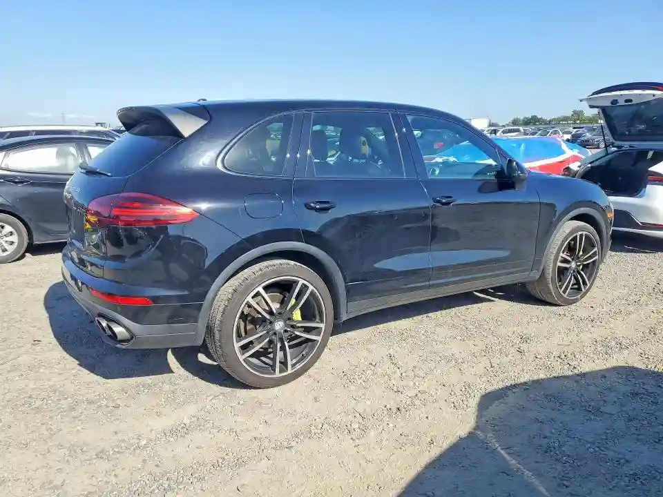 WP1AE2A23GLA16525 2016 PORSCHE CAYENNE-2