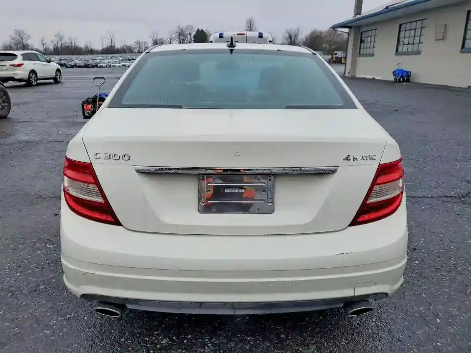 WDDGF8BB2AR099823 2010 MERCEDES-BENZ C-CLASS-5