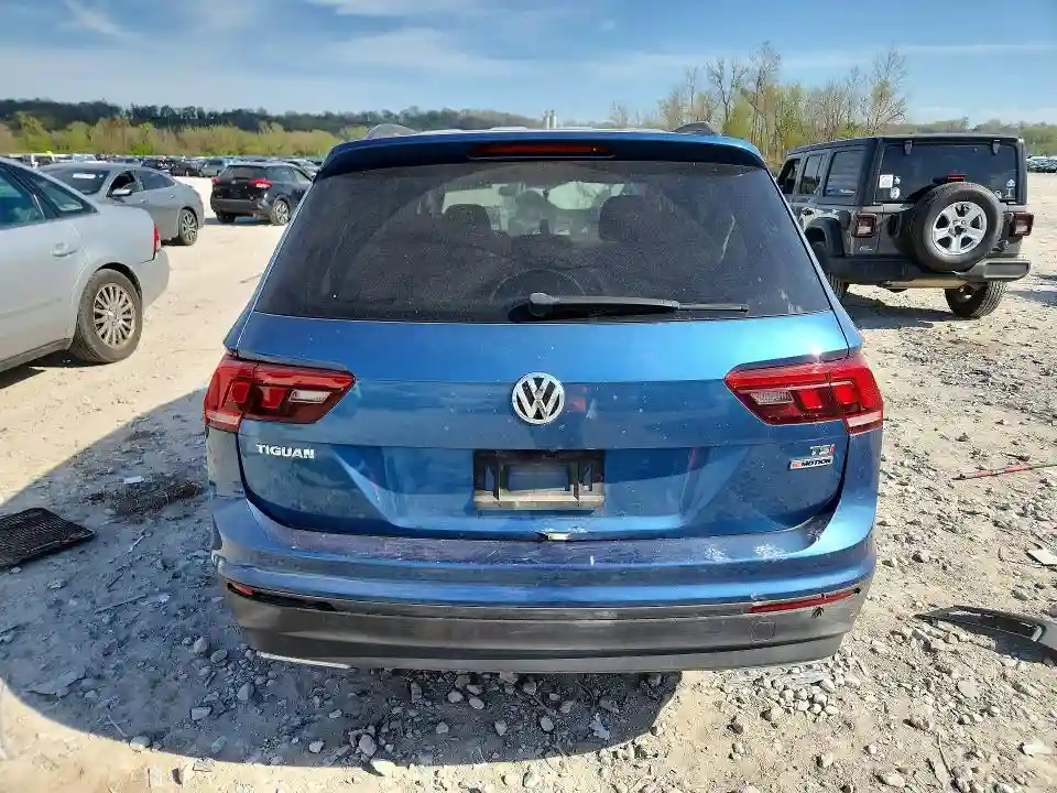 3VV0B7AX8JM018454 2018 VOLKSWAGEN TIGUAN-5