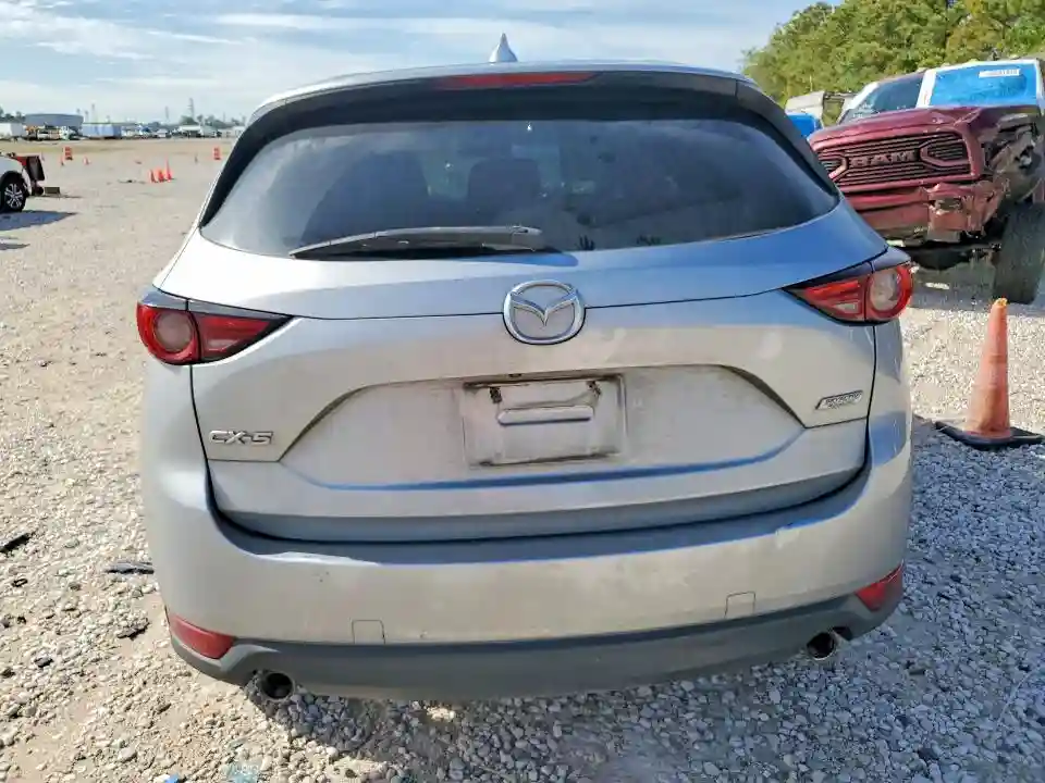 JM3KFADM6J0317655 2018 MAZDA CX-5-5