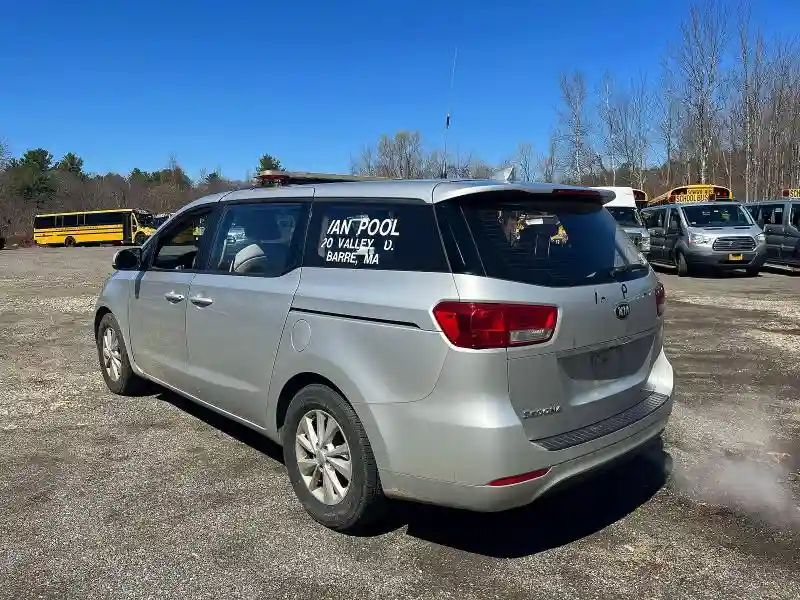 KNDMA5C12J6400723 2018 KIA SEDONA-2