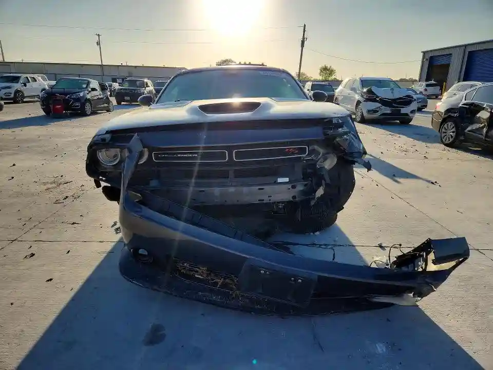 2C3CDZBT8KH524528 2019 DODGE CHALLENGER-4