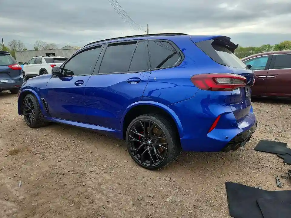5YMJU0C0XN9K39778 2022 BMW X5-1