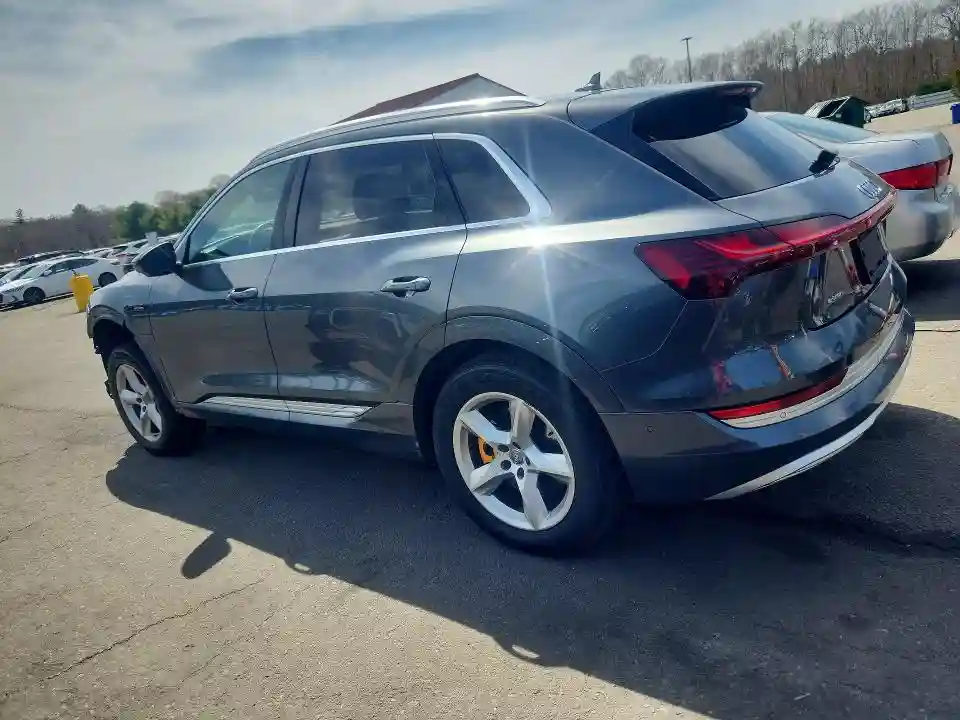 WA1VAAGE3KB006838 2019 AUDI E-TRON-1