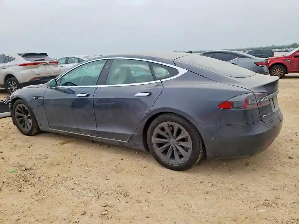 5YJSA1E24JF263228 2018 TESLA MODEL S-1