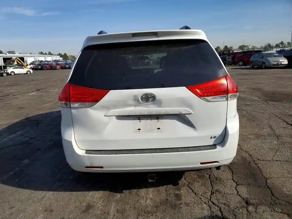 5TDKK3DCXES447450 2014 TOYOTA SIENNA-5