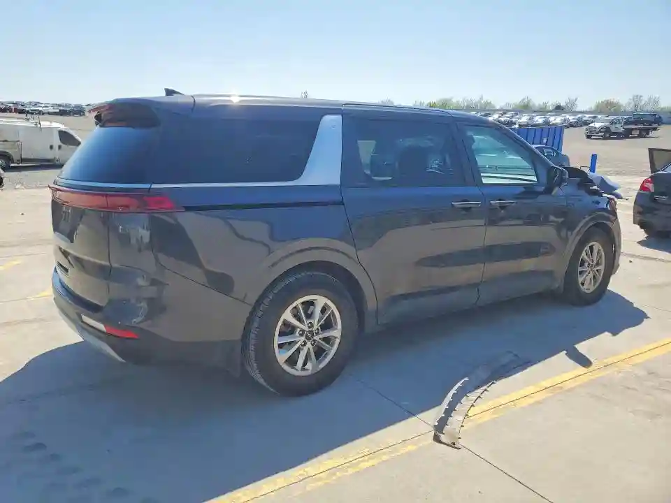 KNDNB4H30P6253820 2023 KIA CARNIVAL L-2