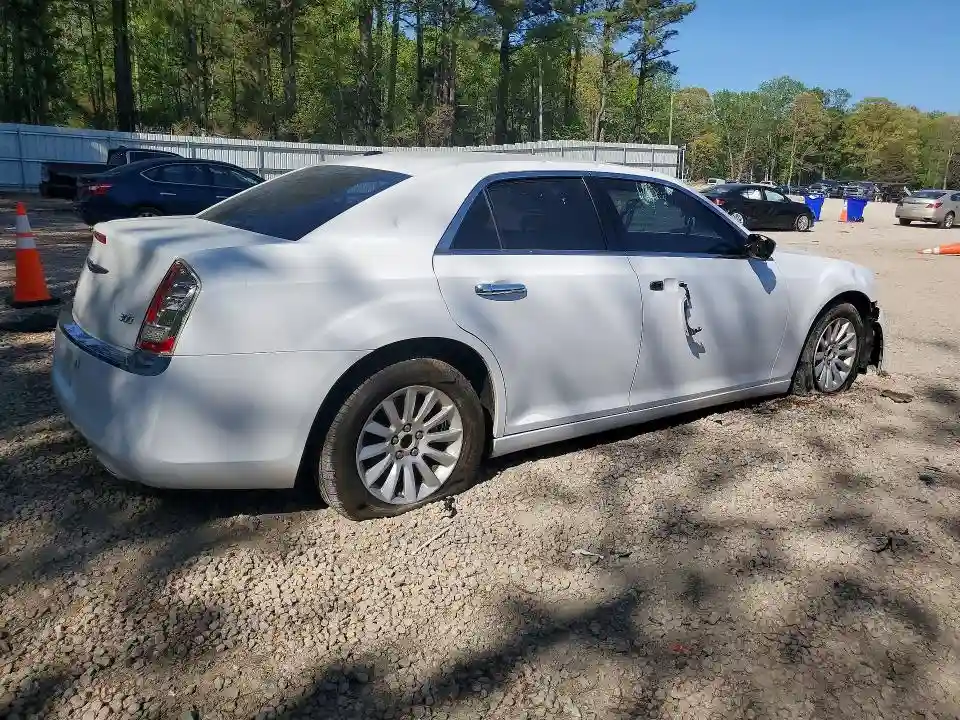 2C3CCAAG6DH672379 2013 CHRYSLER 300-2