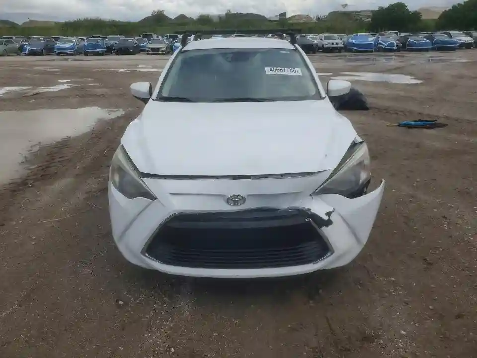 3MYDLBYV9HY192123 2017 TOYOTA YARIS-4