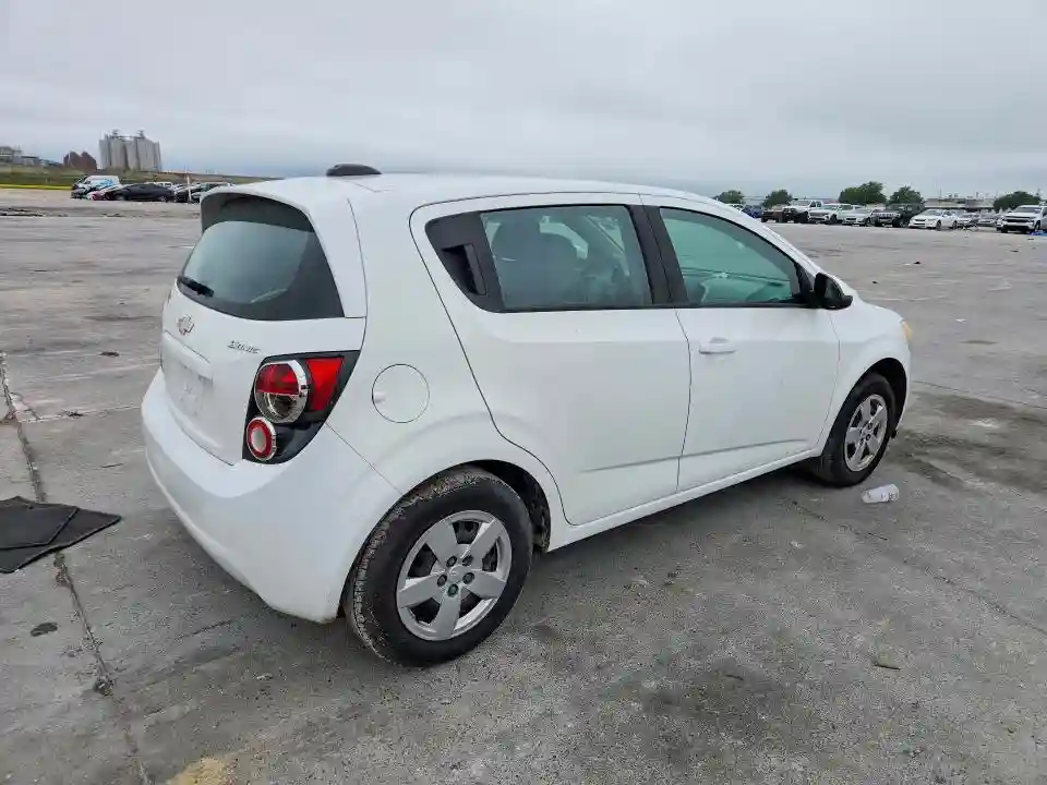 1G1JA6SH2G4170640 2016 CHEVROLET SONIC-2