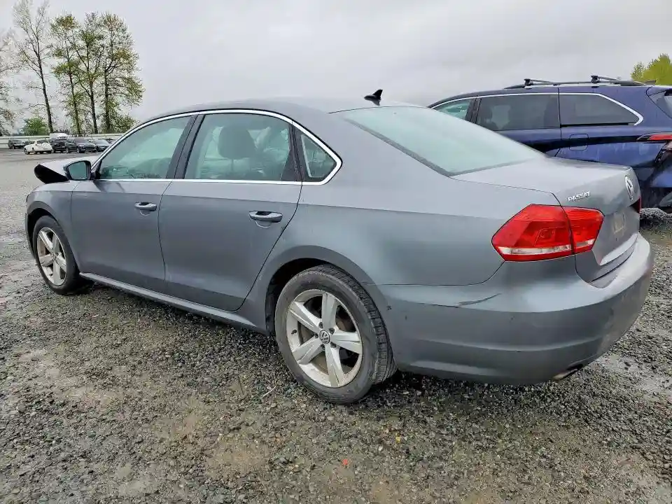 1VWBP7A33DC070034 2013 VOLKSWAGEN PASSAT-1