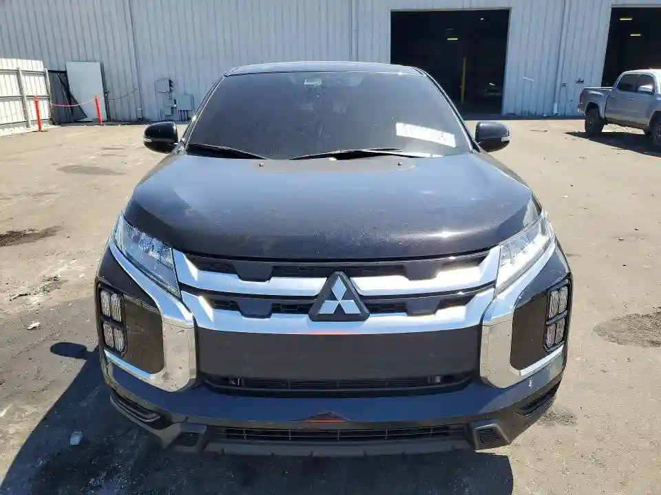 JA4ARUAU6SU011500 2025 MITSUBISHI OUTLANDER-4