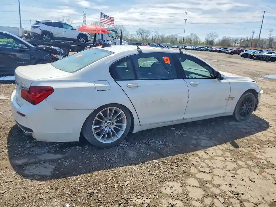 WBAYF4C54DD281523 2013 BMW 7 SERIES-2