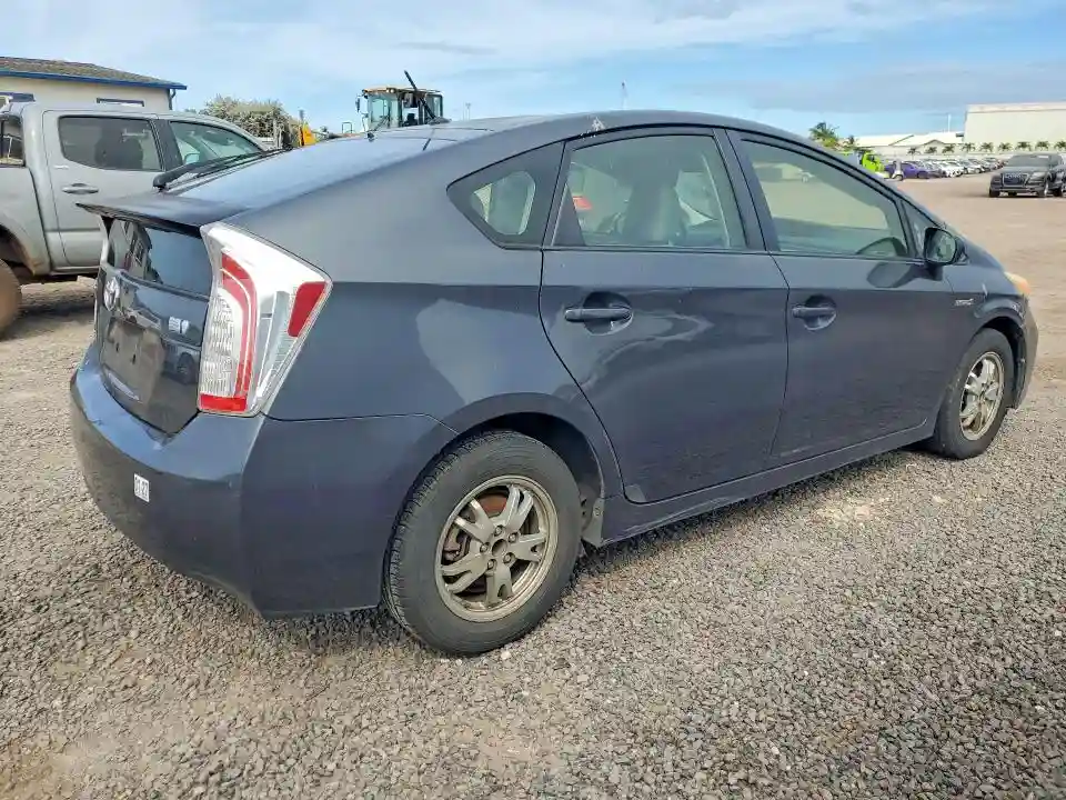 JTDKN3DU8D1617817 2013 TOYOTA PRIUS-2
