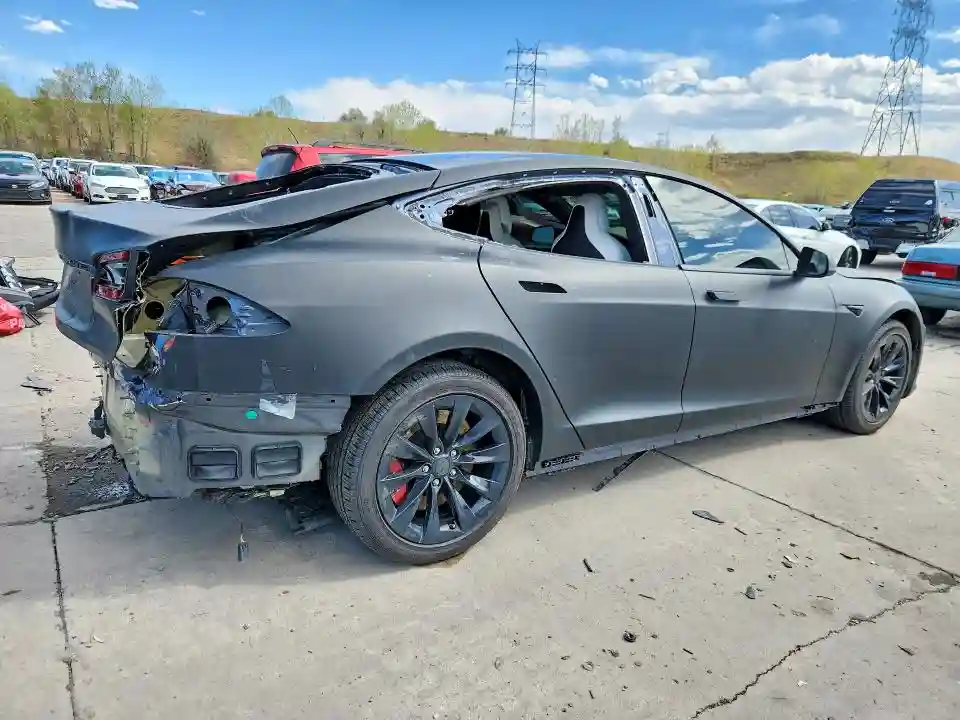5YJSA1E23JF275726 2018 TESLA MODEL S-2