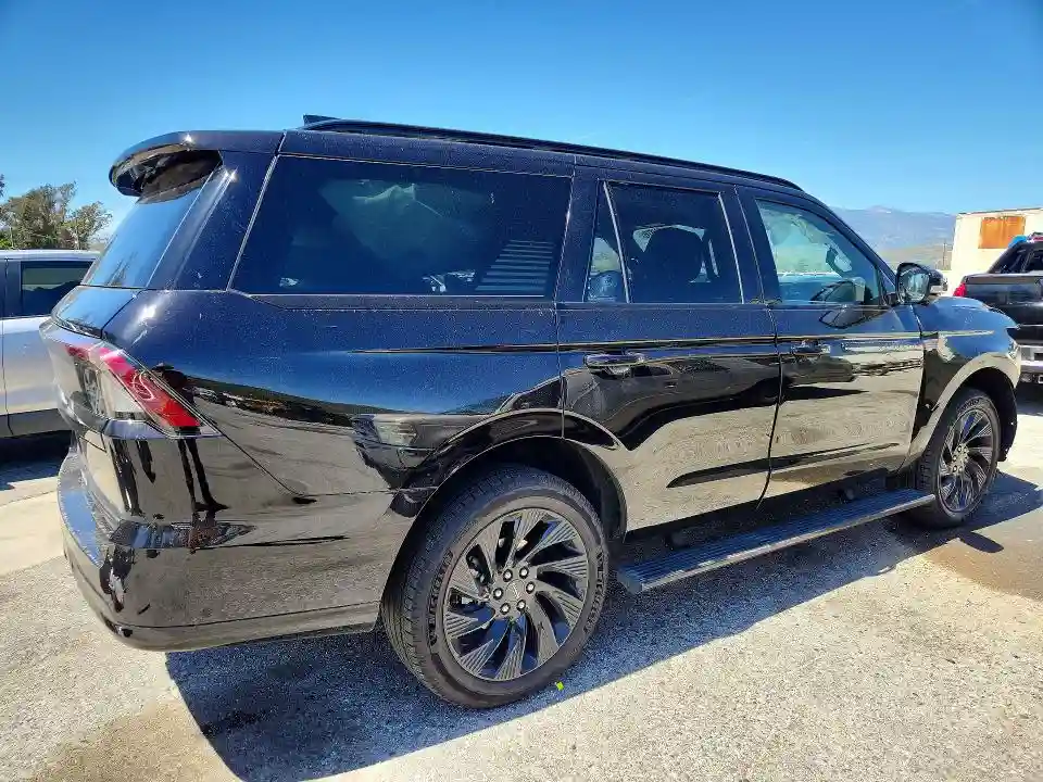 5LMJJ2LG1SEL03745 2025 LINCOLN NAVIGATOR-2