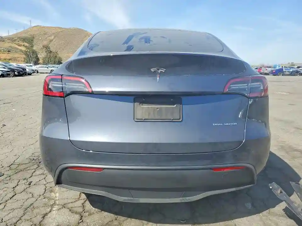 7SAYGDEE6PA128829 2023 TESLA MODEL Y-5