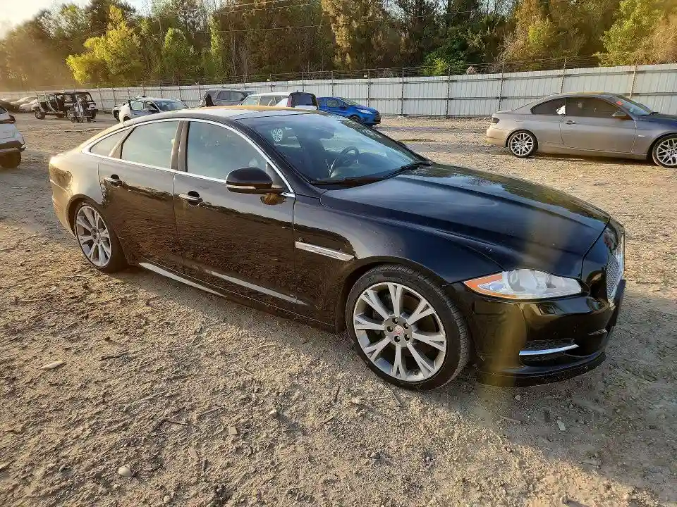 SAJWA1CZ8F8V90810 2015 JAGUAR XJ-3