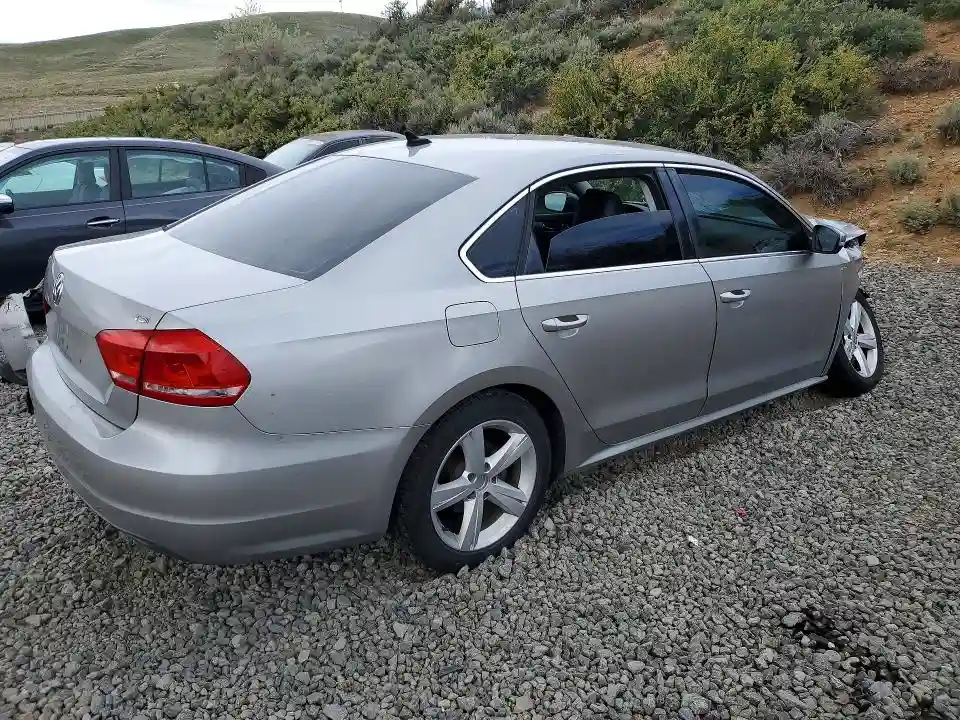 1VWAS7A3XEC044929 2014 VOLKSWAGEN PASSAT-2