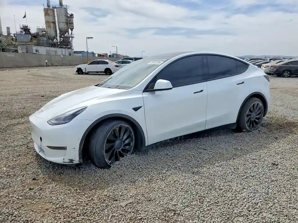 7SAYGDEF7NF486532 2022 TESLA MODEL Y-0