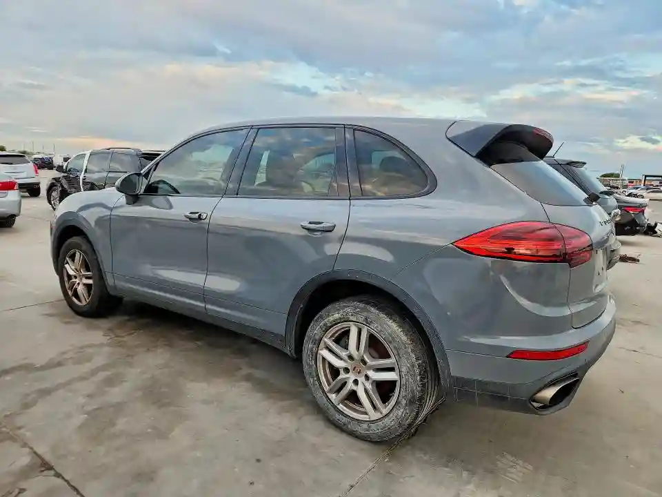 WP1AA2A22HKA89551 2017 PORSCHE CAYENNE-1