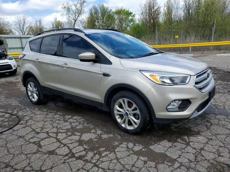 1FMCU0GD8JUB61888 2018 FORD ESCAPE-3