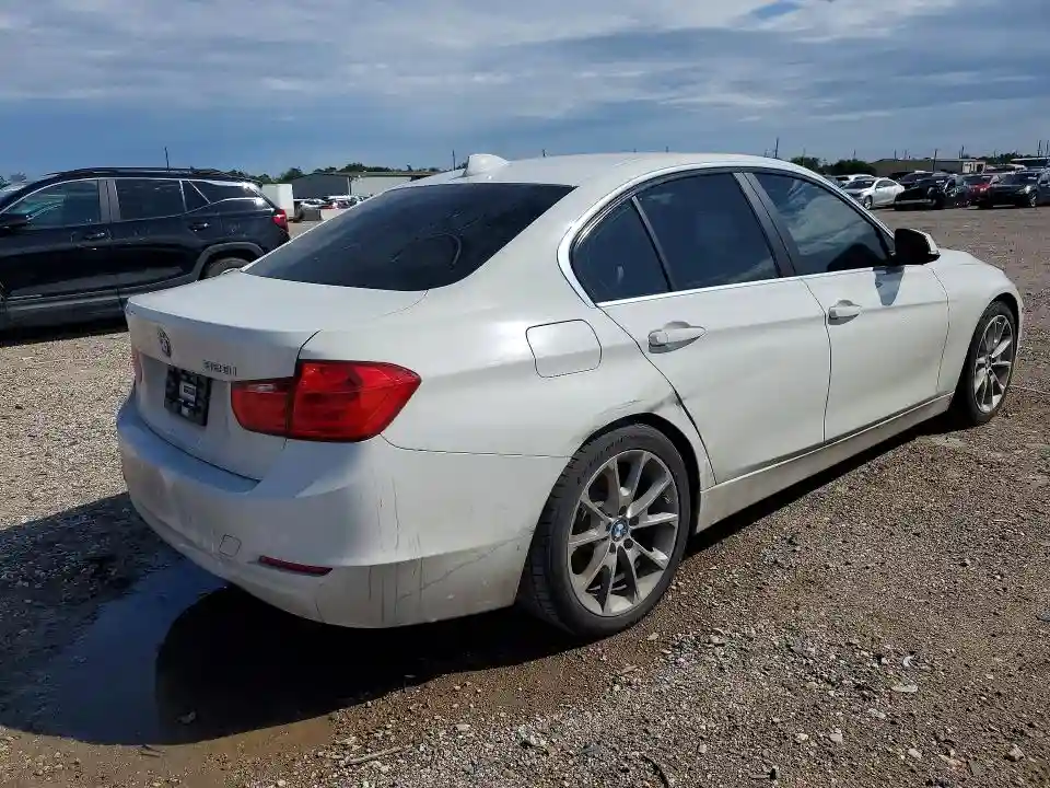 WBA3B1C5XFK139812 2015 BMW 3 SERIES-2
