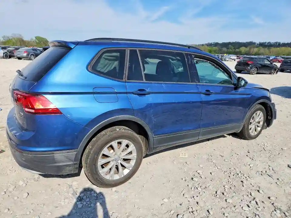 3VV0B7AX8JM018454 2018 VOLKSWAGEN TIGUAN-2