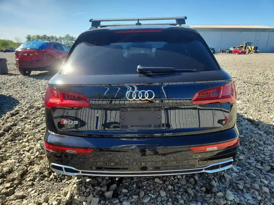 WA1A4AFY5J2247087 2018 AUDI SQ5-5