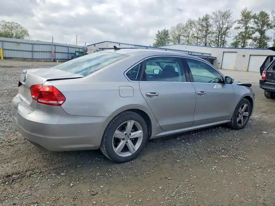 1VWBP7A32DC091778 2013 VOLKSWAGEN PASSAT-2